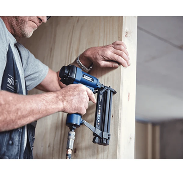 Agrafeuse Cloueuse Pneumatique - Pro PBS 151 Rapid - En Coffret Avec 200 Agrafes Et 200 Clous 5000103 – Image 3